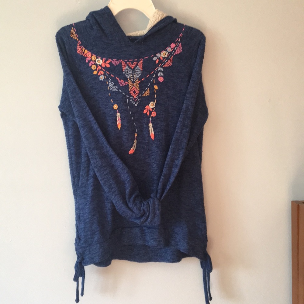 Navy blue hoodie with long sleeves